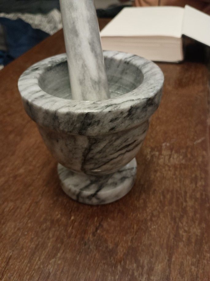 Mortar And Pestle 4 Inch White Marble.