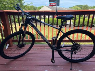 Schwinn Taff 29" 9-Speeds Mountain Bike - Black/White