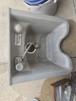 Beautician Wash Bowl w/ Mounting Bracket