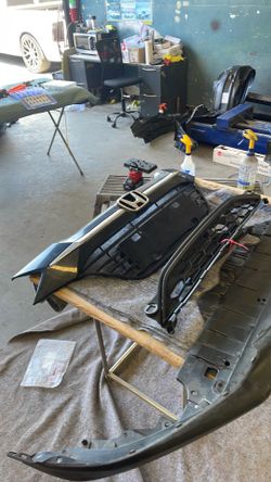 2016 Honda HR-V EX - 5-Piece Kit Grille Shell and Insert, Textured Black, EX, Includes (1) Grille Shell and Insert, (3) Grille Trim, and (1) License P