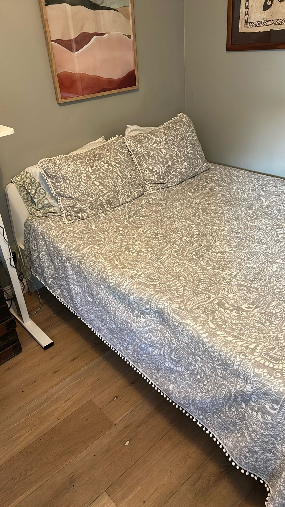 Queen Size Bed With Frame And Memory Foam