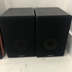 Thornet & Vander Speakers (Bluetooth Capability) (2)