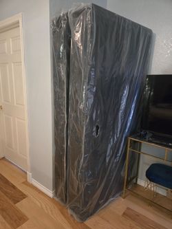 2 boxspring for a king bed with mattress included. King size.