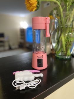 NEW Pink Portable Blender