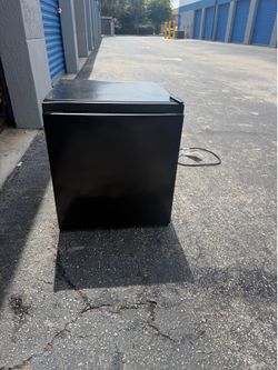Mini fridge