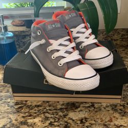 Converse Size 4 Boys CTAS STREET MID