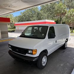 2005 Ford E-250