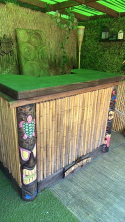 Custom made Hawaii tiki bar aloha party decor