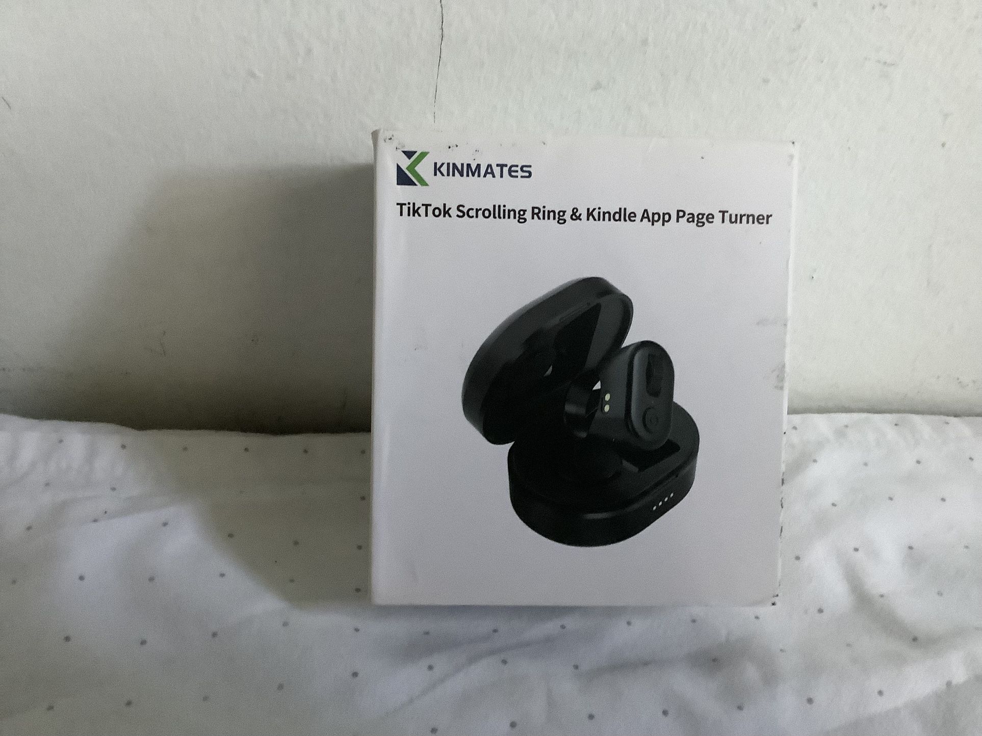 Kinmates Tiktok Scrolling Ring & Kindle App Page Turner, Black, New in Box