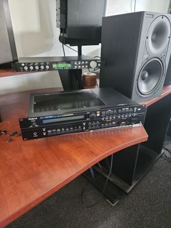 Roland 	
XV-3080 128-Voice Rackmount Synthesizer Module