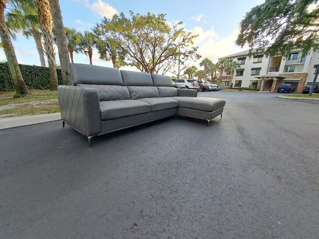 SOFA COUCH SECTIONAL - SOFIA VERGARA 🛻DELIVERY AVAILABLE🛻