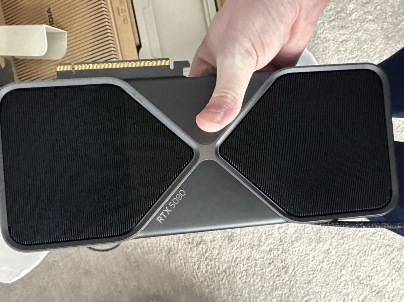 NVIDIA GeForce RTX 5090 FOUNDERS EDITION 32GB GDDR7