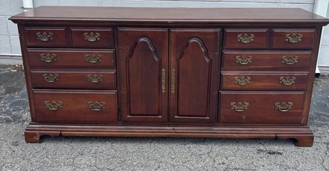 Dresser