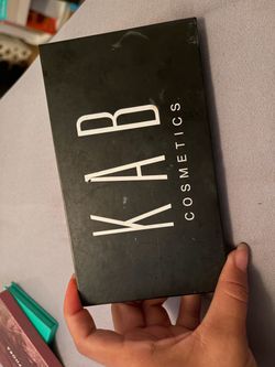 KAB Cosmetics eyeshadow palette