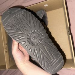 GRAY  UGGS 