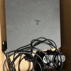 PS4 - Great Condition With Games/controller 