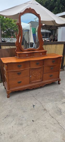 Vintage Lexington Furniture Victorian Sampler Collection Triple Dresser with Mirror