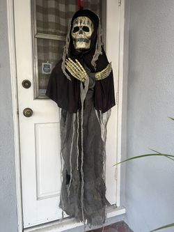 Halloween prop
