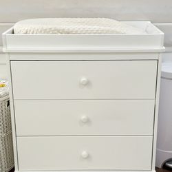 Delta Children Changing Table / Dresser White 