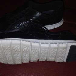 New Looking Black Leather Shoes 