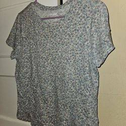 Women's Old Navy floral t shirt sz M