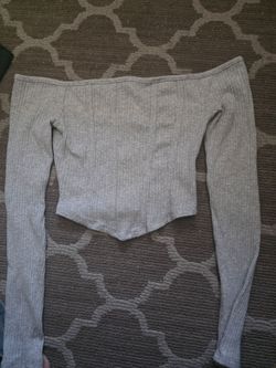 XS Gray Ribbed Off-Shoulder Long Sleeve Crop Top