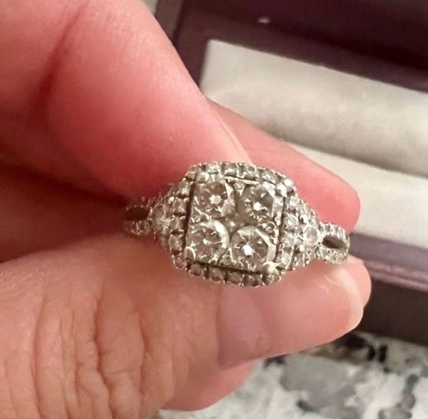 Engagement Ring 1/4 carat