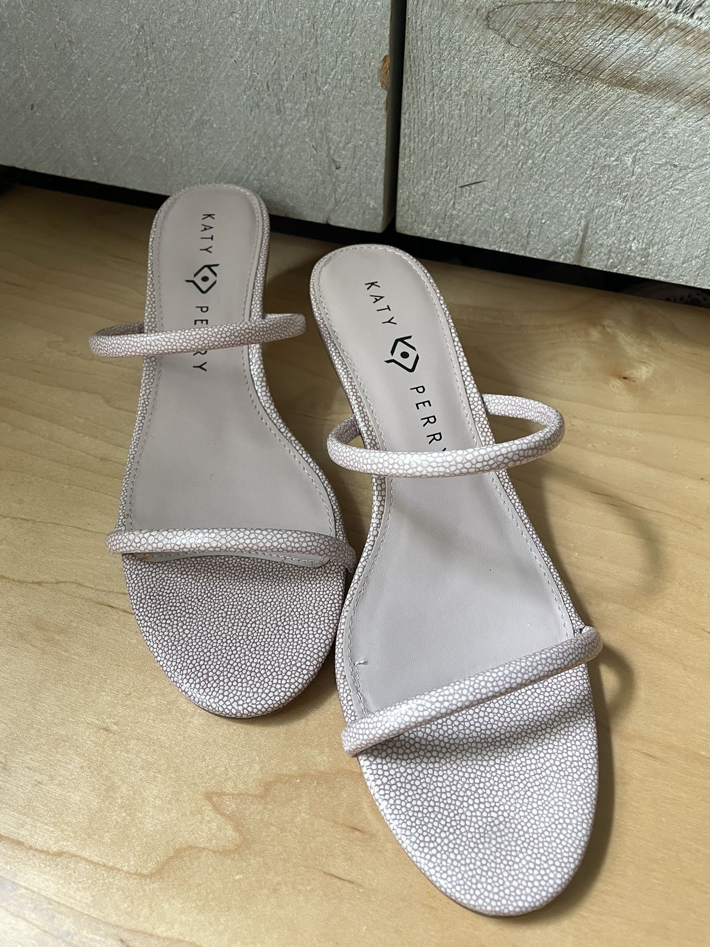 Katy Perry Women's Scalloped Shell Sandals