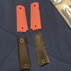 1911 Pink / Black Grips