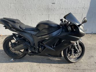 ボンボネロ　ブラック 2008 Kawasaki ZX6R for Sale in Brooklyn, NY - OfferUp