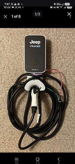 Jeep 4xe Enel X Way JuiceBox 32 EV Charger