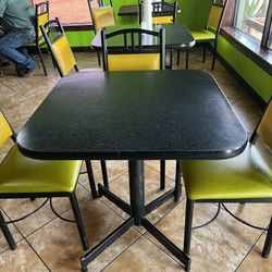 Table With 4 Chairs 