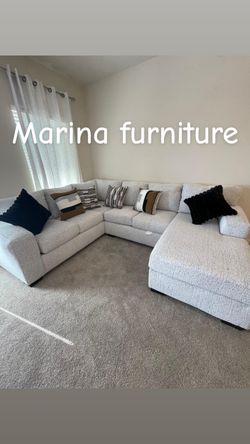 Large Light Gray Sectional Sofa with Chaise