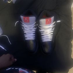 10 Black Jordan Ones