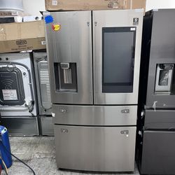 SAMSUNG FRIGE WITH SMART SCREEN AND ICE/WATER