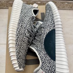 *LAST PRICE DROP* adidas Yeezy Boost 350 Size 10