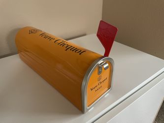 Veuve Clicquot Champagne Collectible Tin Mailbox With Moveable Flag & envelope