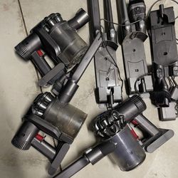 🧹 Dyson Handheld Cordless Vacuums – Lot for Parts/Repair