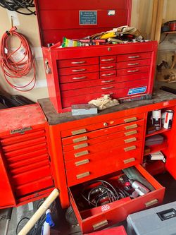 Rolling tool chest