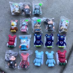 DISNEY VINYLMATION 3'' ITS A SMALL WORLD CHASER PARK 3 W/CARD