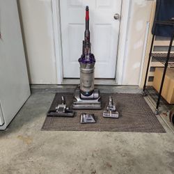 Dyson DC17 With Attachments