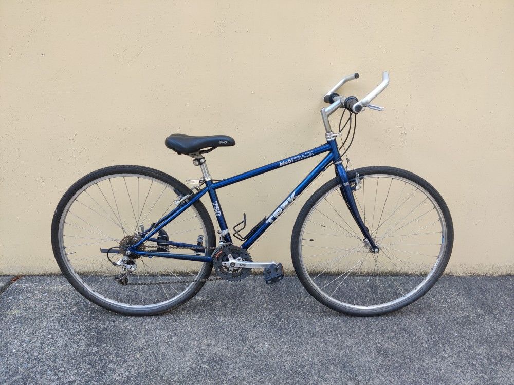 Trek 28" 700c 21-Speed Hybrid Commuter/Road Bike - Light Low 12" Frame - Easy Grip Shift - TUNED - Specialized Stand (MSRP $420)