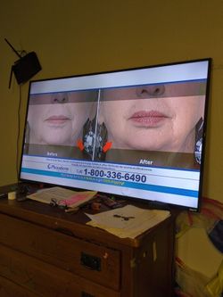Roku flat screen  with remote