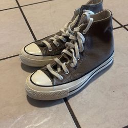 Converse Size 7 Women 