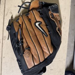 Nike Air Show Baseball Glove Adult ( Teen Youth ) Used 