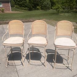 Swivel Bar Stools 
