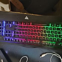 For sale Keyboard  Usados Pero Trabajan Bien