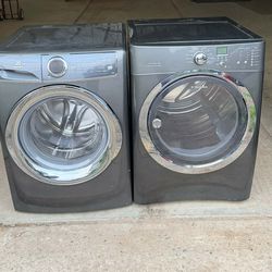 Electrolux washer and gas dryer