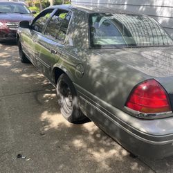 2000 Ford Crown Victoria