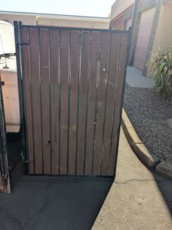 Metal Frame Wooden Slat Gate